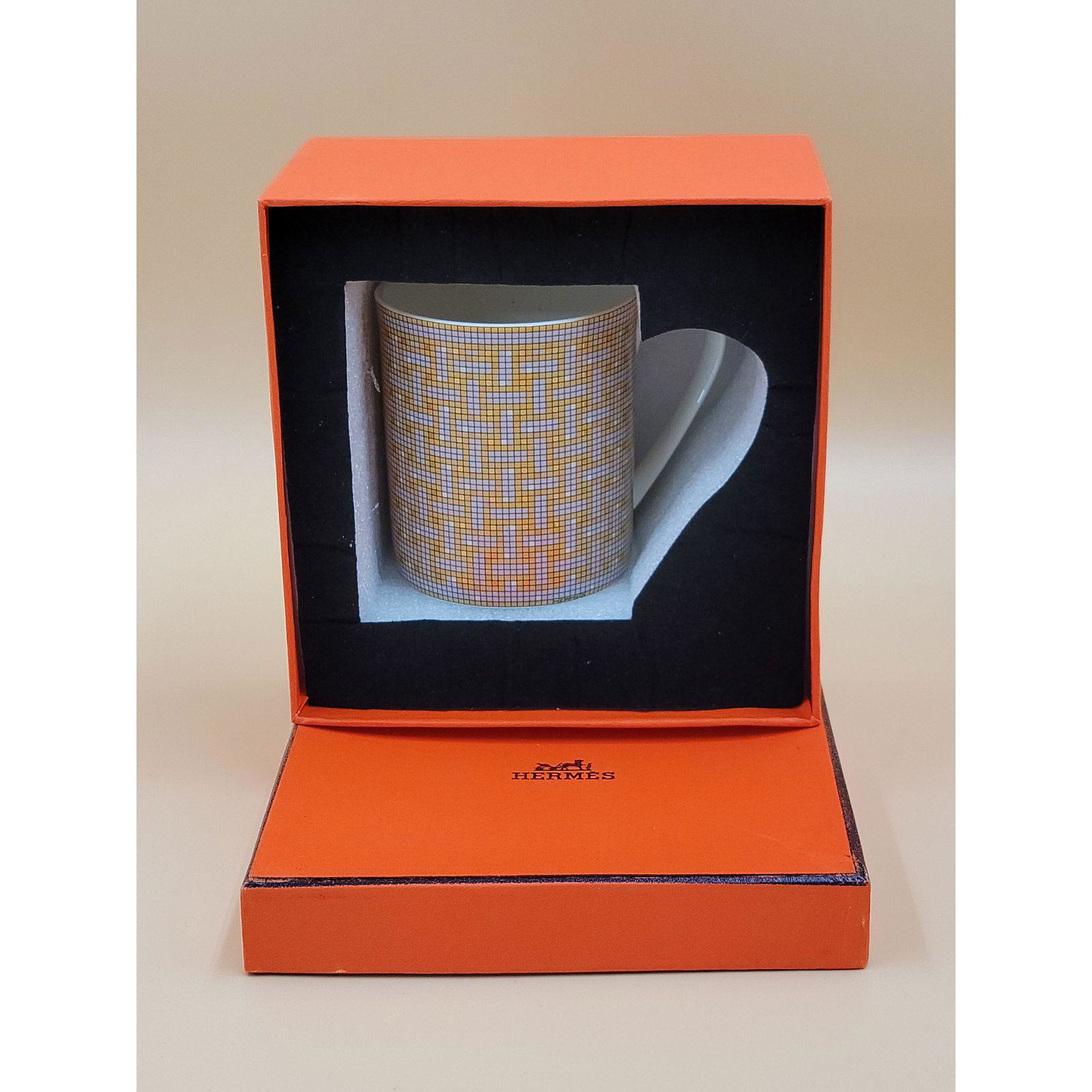 Hermes Cup / Mug NIB (1 of 4)