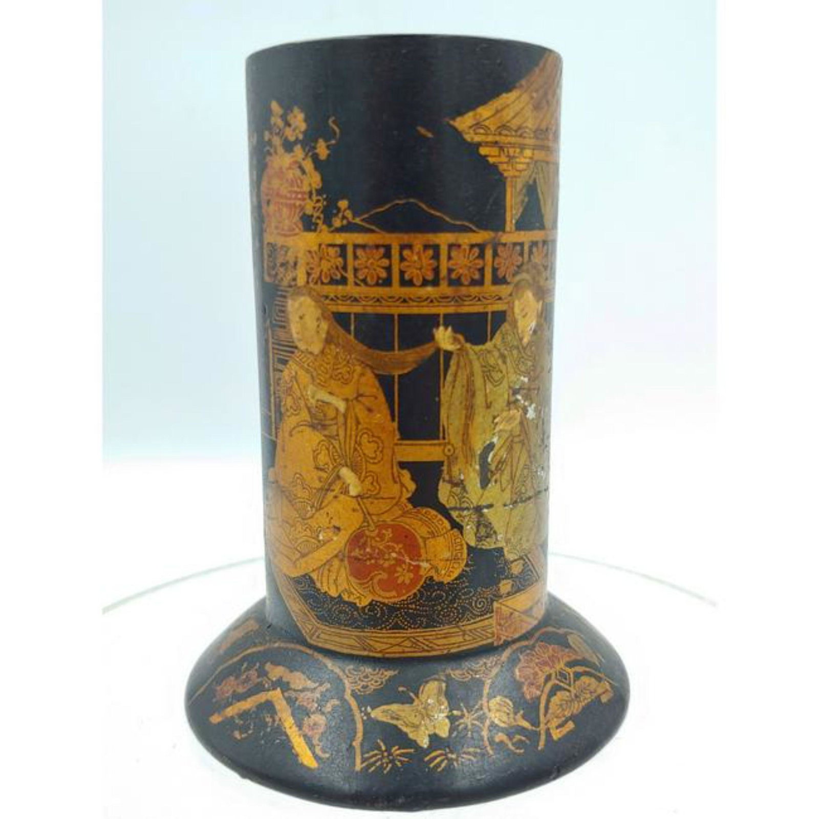 Japanese Painted Lacquered Pen/Brush Holder 19th C: Japanese Painted Lacquered Pen/Brush Holder 19Th C. Measures 4 1/4" Long. Please carefully read our terms of sale, shipping information, and request any condition reports or photos prior to placing a 