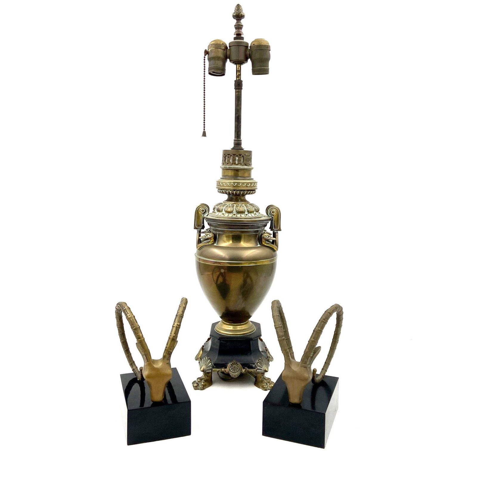 Pair of Vintage Rams Book Ends And Brass Lamps (1 of 19)