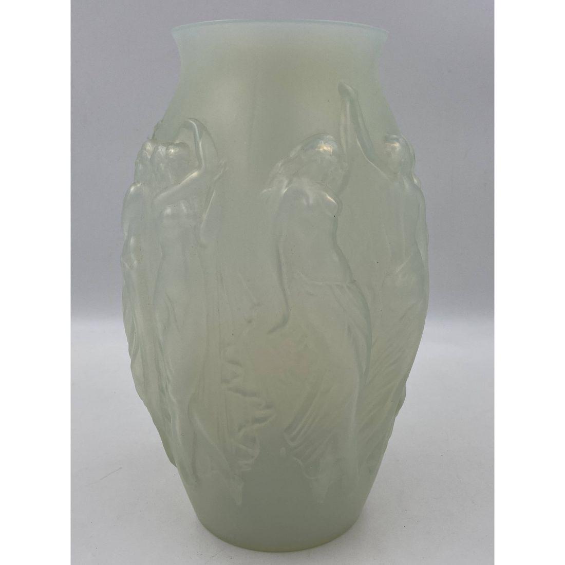 A Magnificent Vintage Sabino Opalescent Vase "LA DANSE" (1 of 17)
