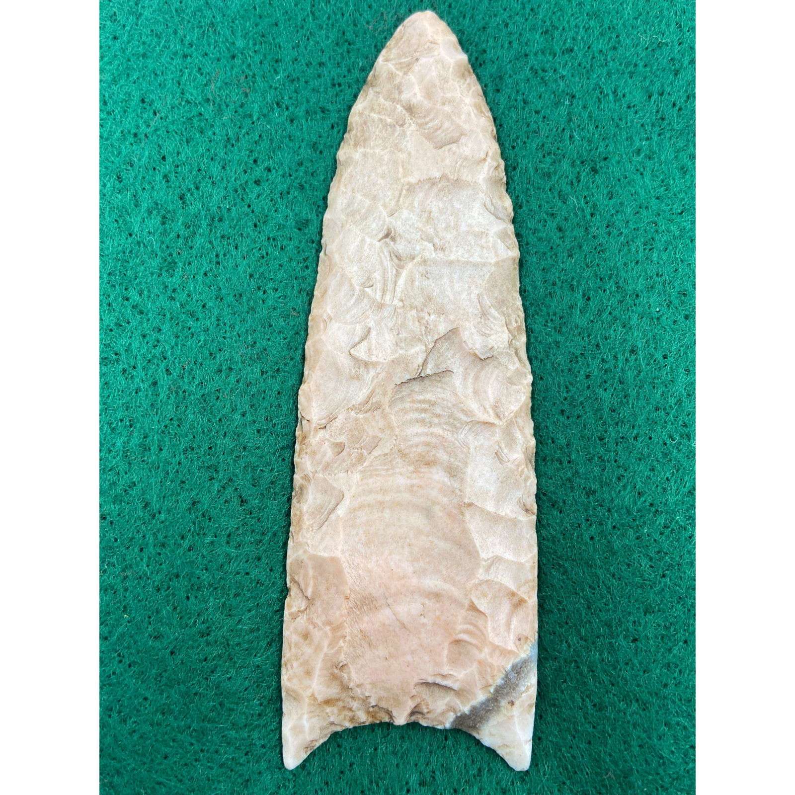 Beautifully Fluted Cloris Arrow Head Point Age Unknown (1 of 7)