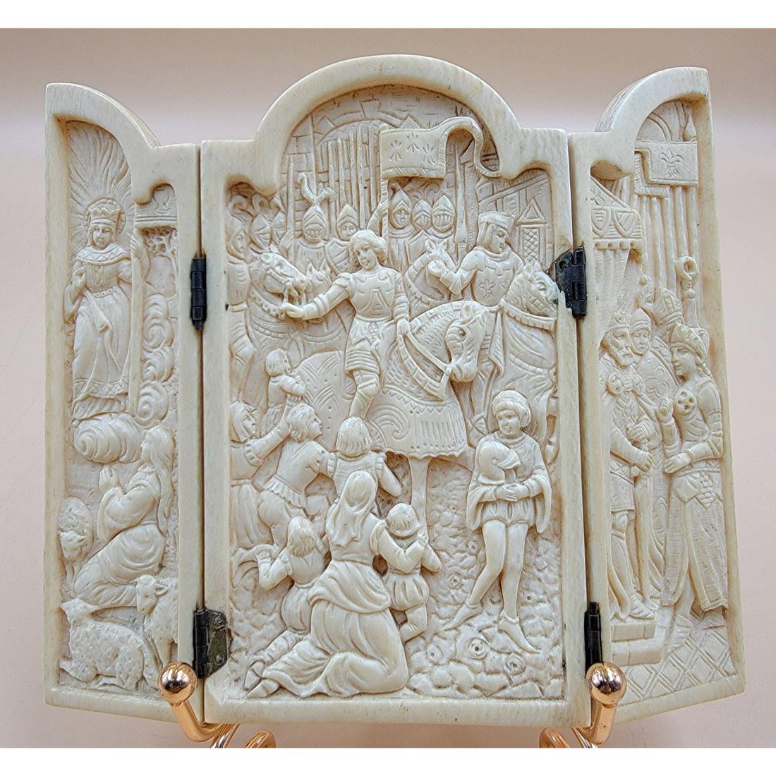 A Very Fine Carved Folding Icon Joan Of Arc? 19th Century: A Very Fine Carved Folding Travel Icon Joan Of Arc? 19th Century. Measure When Opened 6" X 5 1/4". This, and many lots forthcoming were found at the massive central Florida estate of a true antiquaria