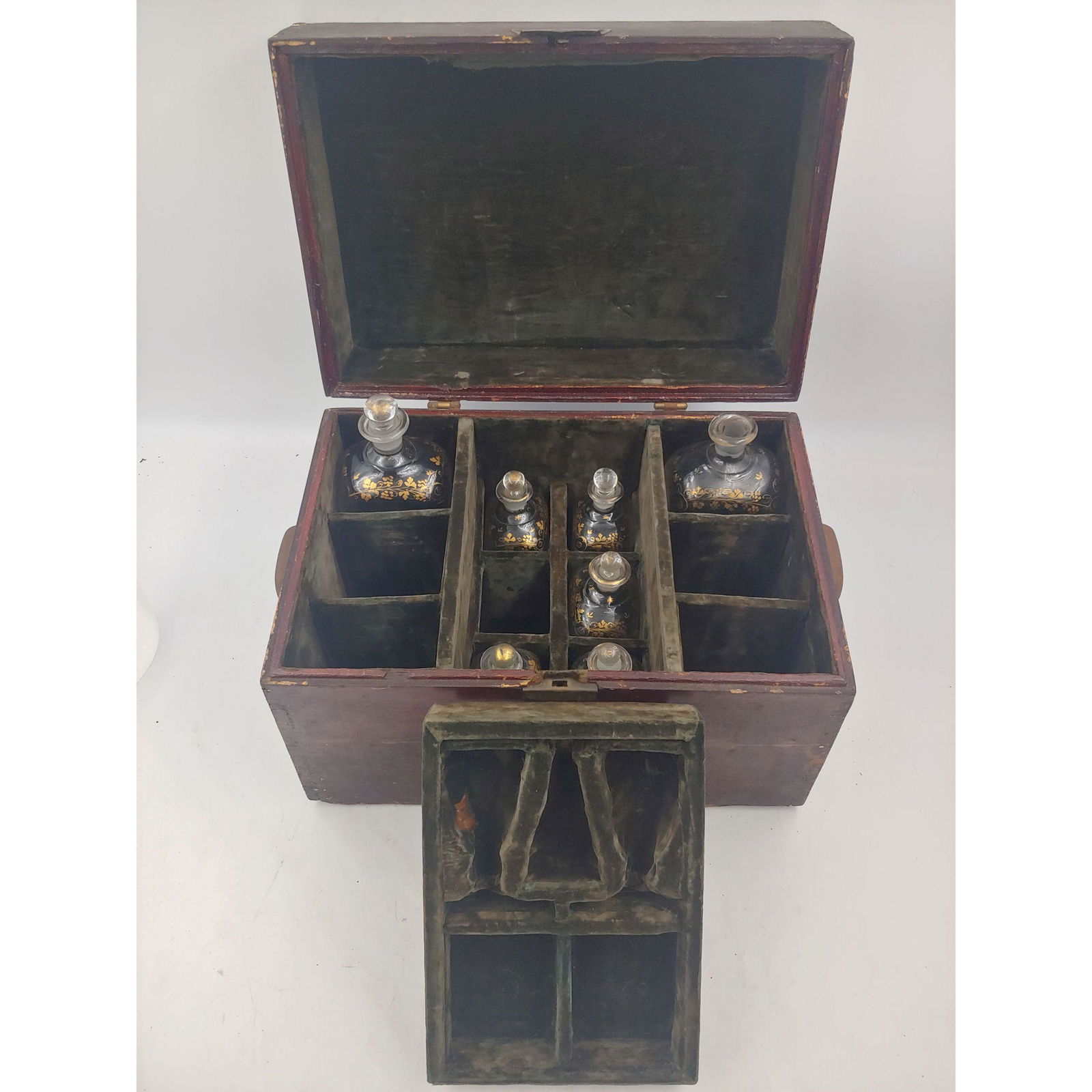 Travel Bar with Decanters (1 of 11)