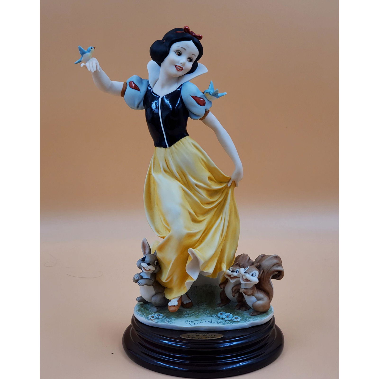 Giuseppe Armani Figurine: Snow White #1830C (1 of 9)