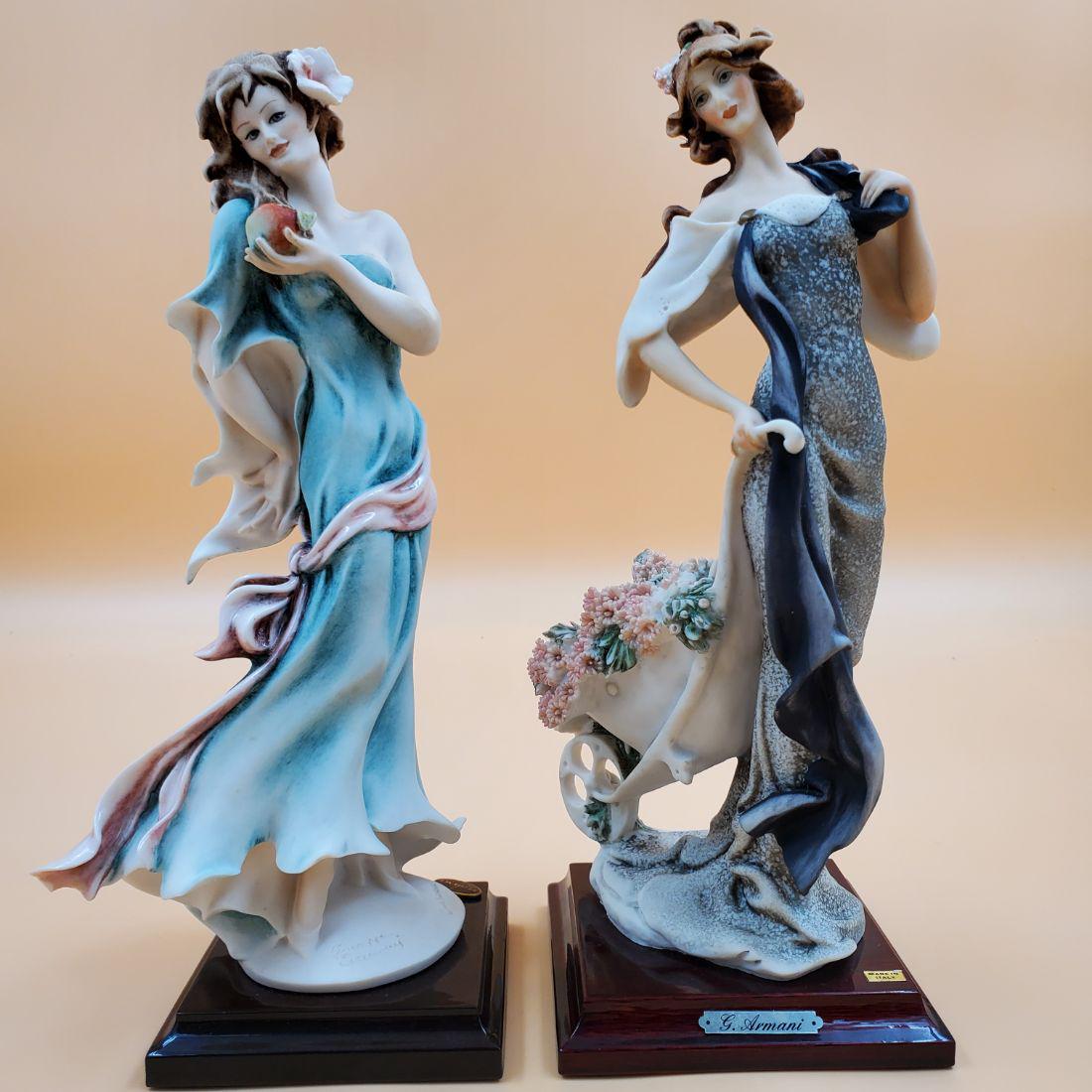Giuseppe Armani Figurines: Pair of Ladies (1 of 12)