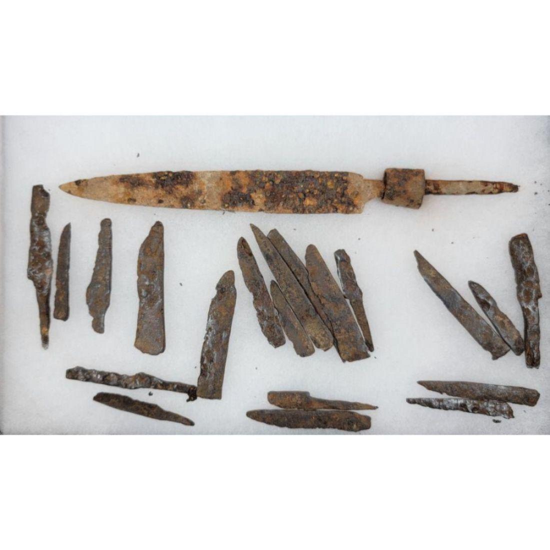 Grouping Of Iron Age Celtic Viking Knives & Dagger 9-12th C A.D Found In Ukraine: Grouping Of Iron Age Celtic Viking Knives & Dagger 9-12th C A.D Found In Ukraine, Various Sizes. FROM A OHIO ESTATE. Please carefully read our terms of sale, shipping information, and request any cond