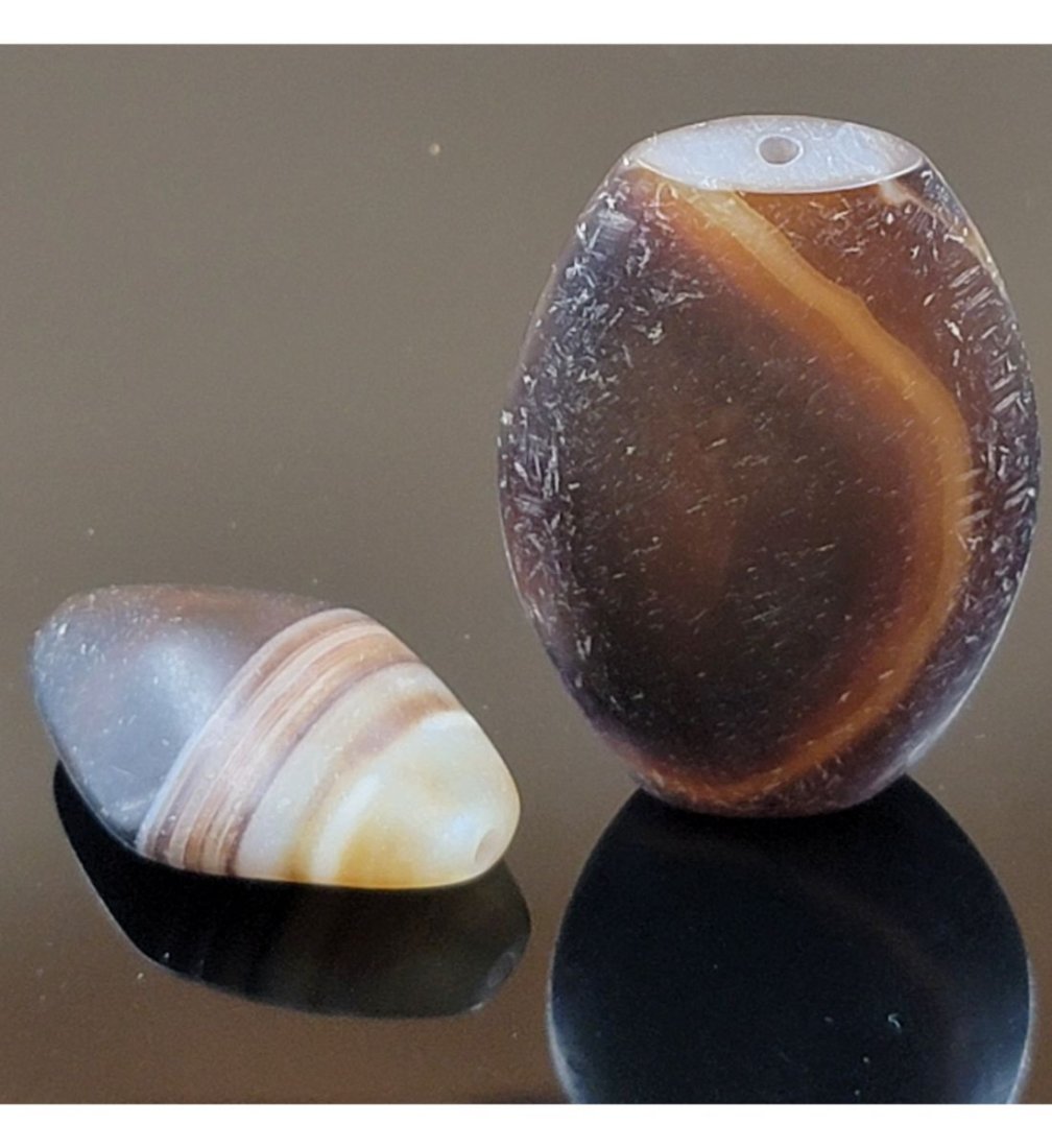 Lot Of 2 Ancient Agate Bactrian Beads Oval Shaped (1 of 9)