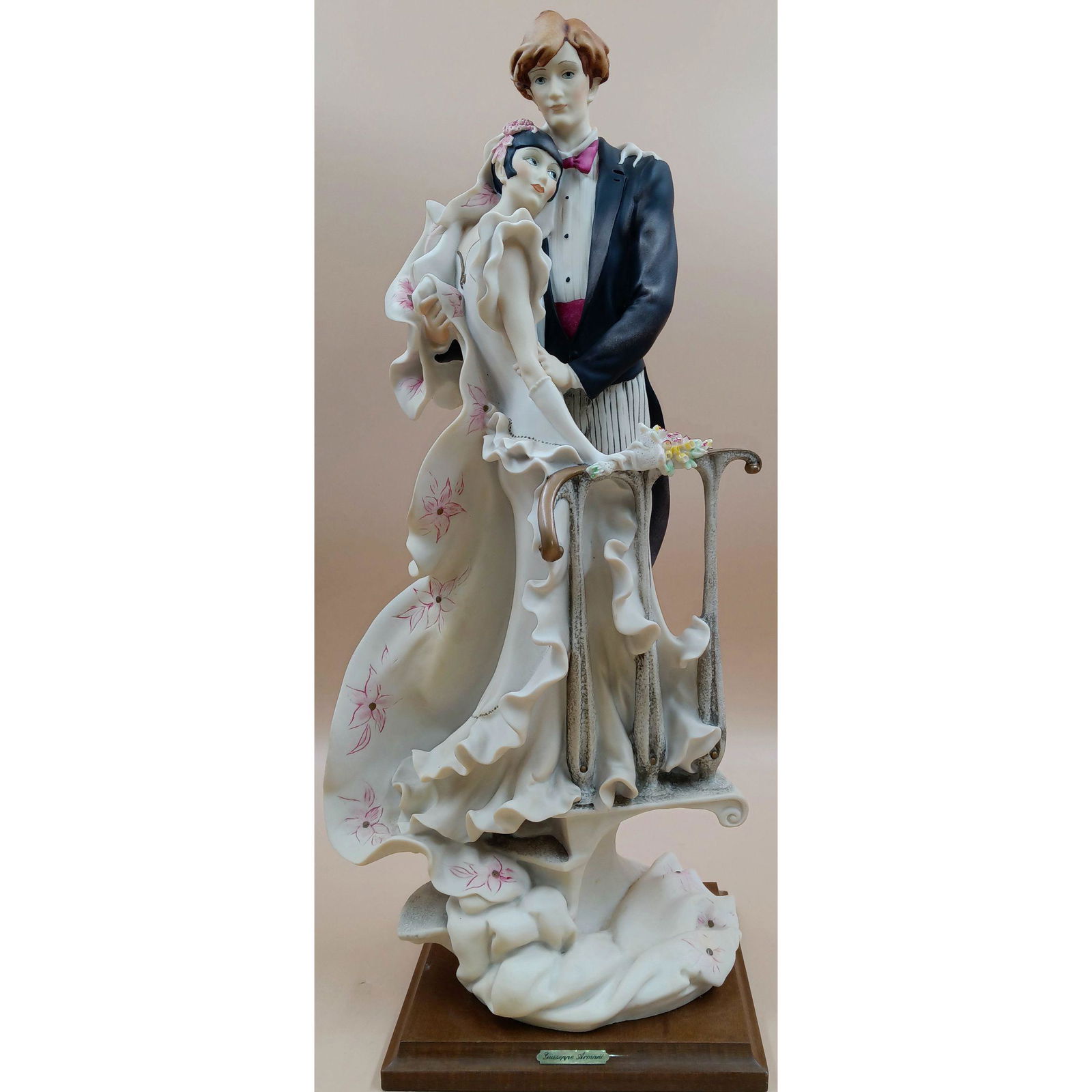 A Large Giuseppe Armani Figurine: Wedding On Balcony (1 of 5)