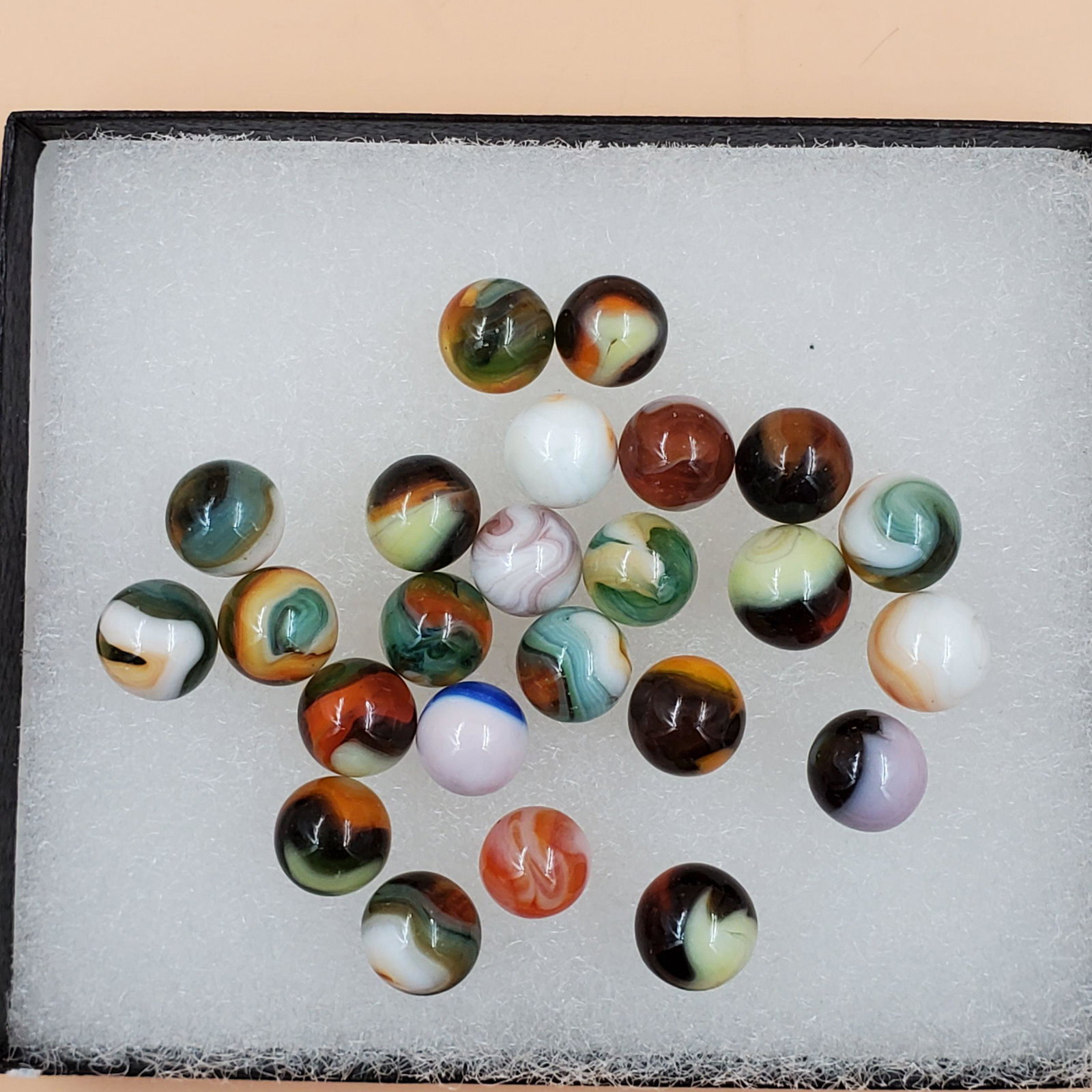 Lot of Vintage Marbles: Lot of Vintage Marbles. Please carefully read our terms of sale, shipping information, and request any condition reports or photos prior to placing a bid. Any condition statement is given as a courtes