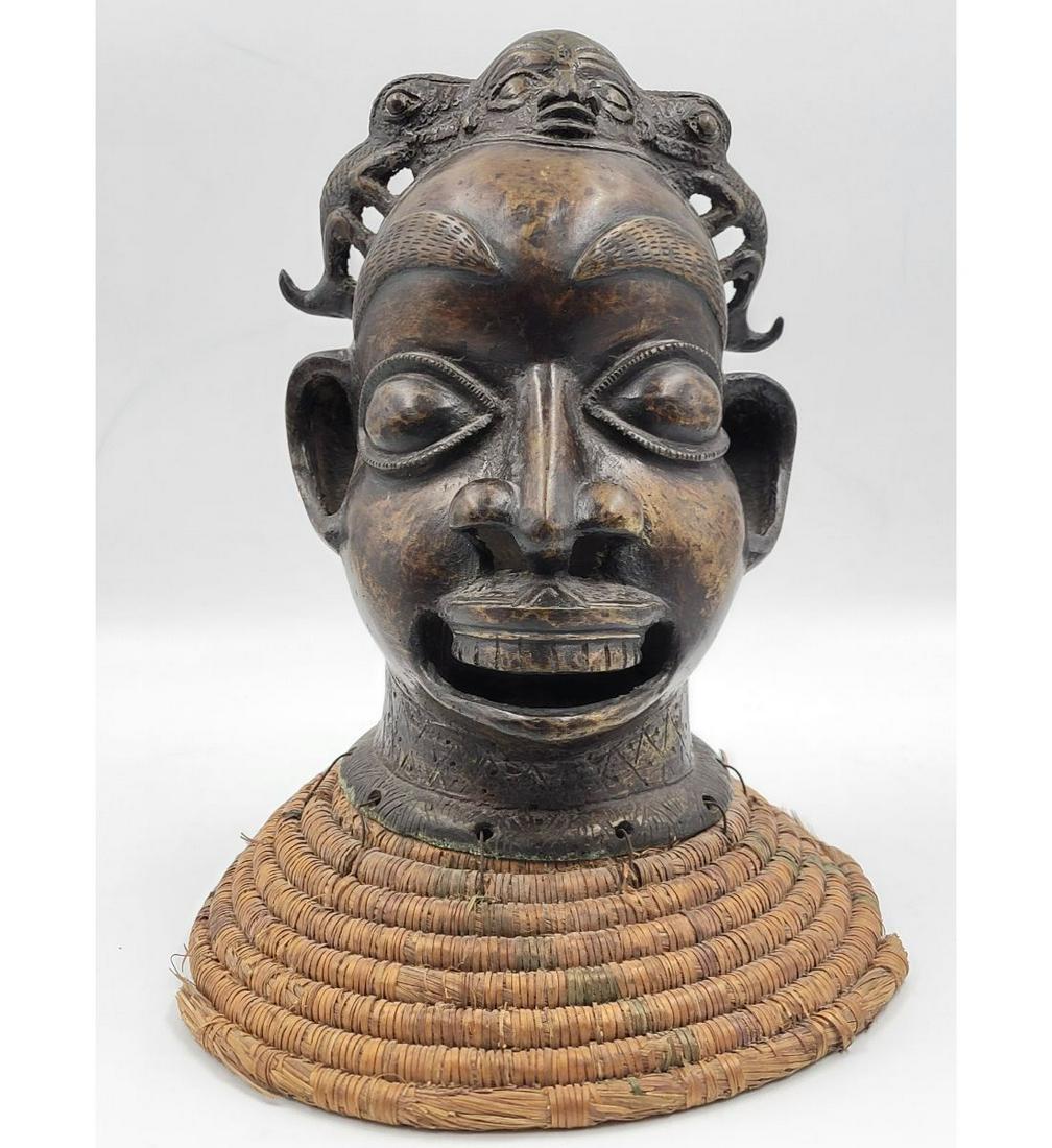 A Very Fine Nigerian Bronze Head 19th Century (1 of 20)