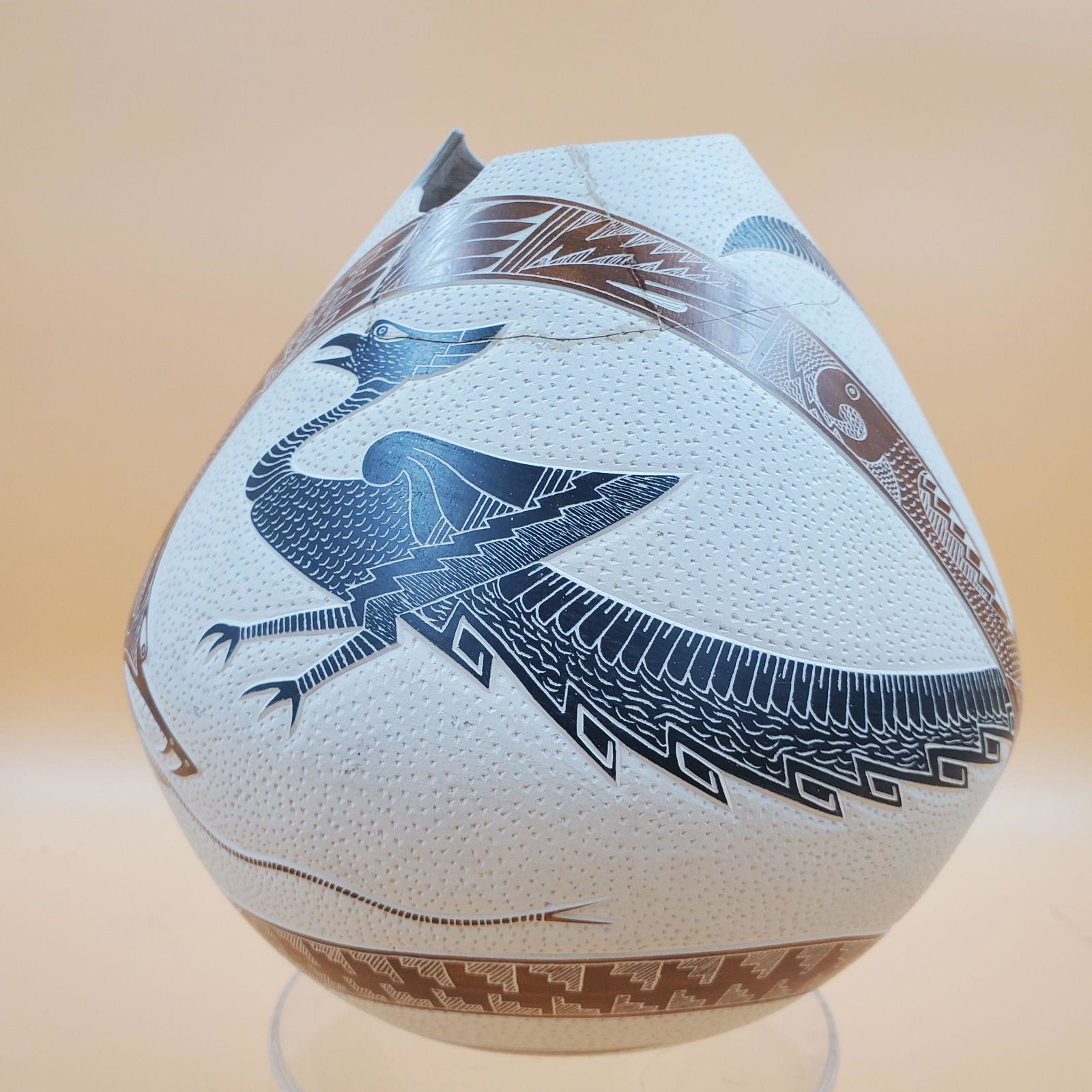 Signed Mata Ortiz Vase by Eduardo Quintana (1 of 8)