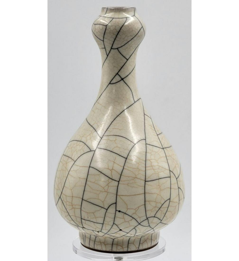 A Chinese Crackle Glaze Vase Garlic Mouth (1 of 20)