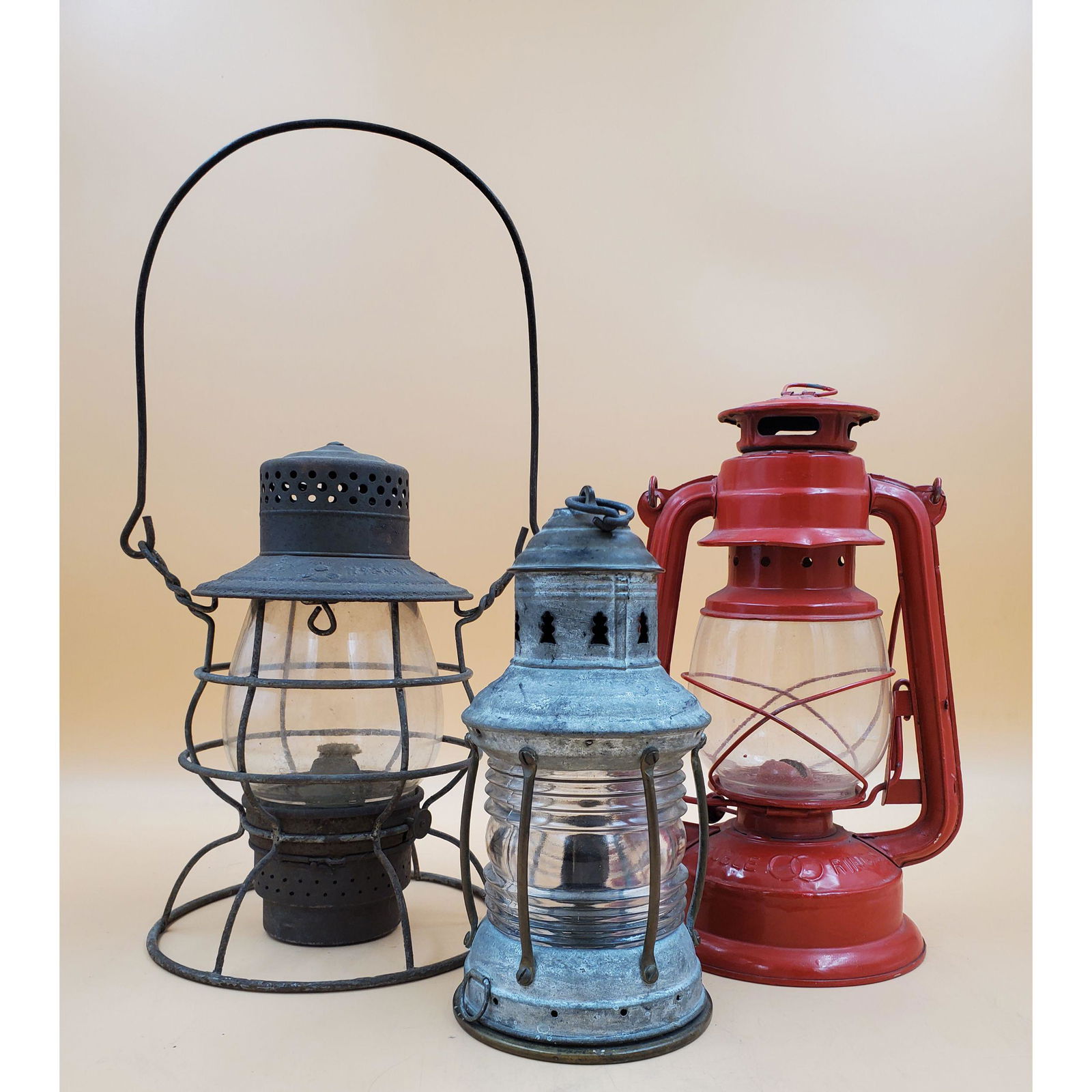 Lot of 3 Vintage Kerosene Lanterns (1 of 20)