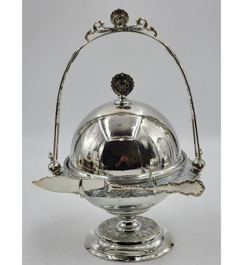 A Silverplate Butter Dish Middletown Silver Co (1 of 9)