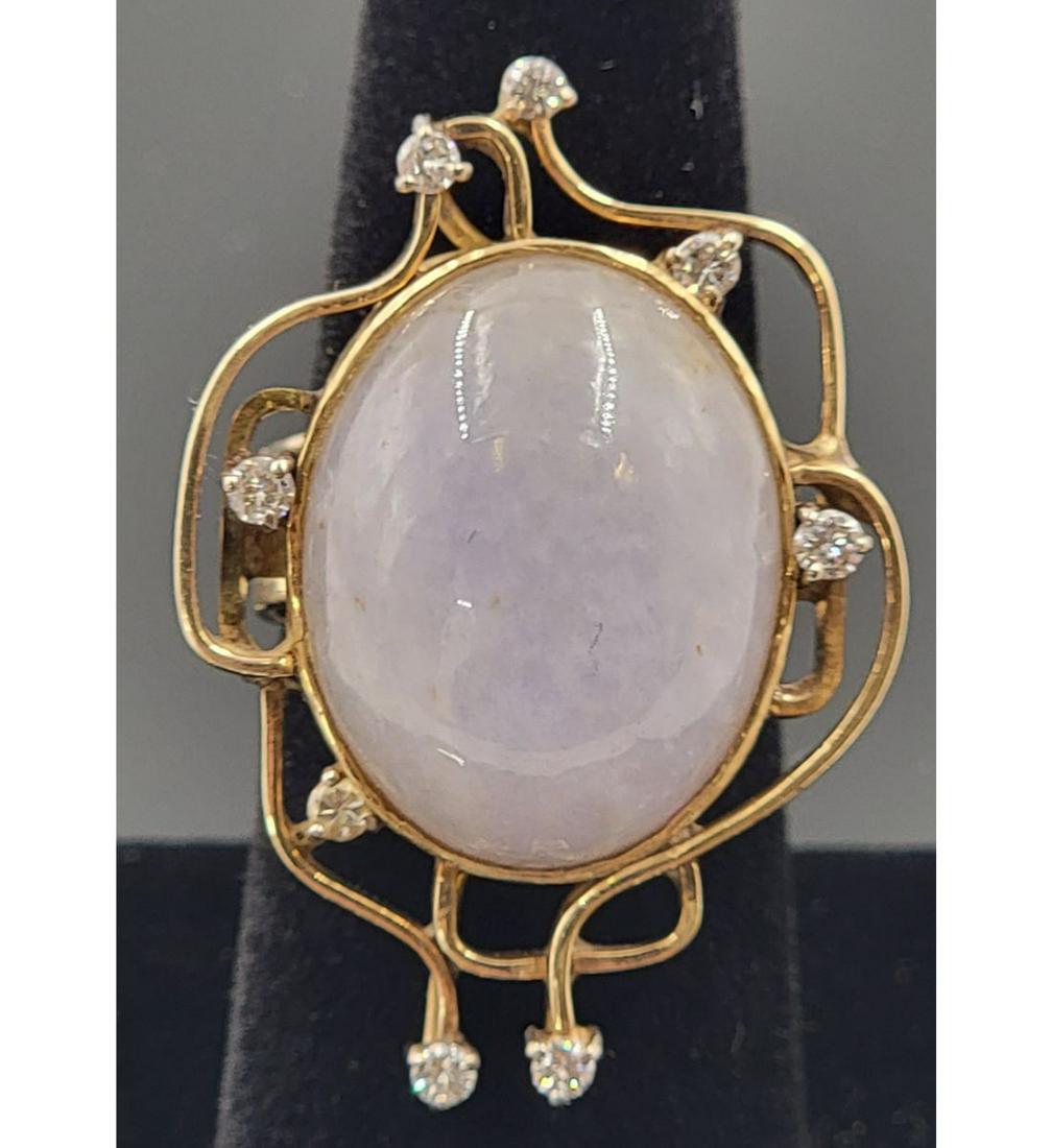 A Vintage 14K Gold Ring With Mounted Lavender Jade & Diamonds (1 of 9)