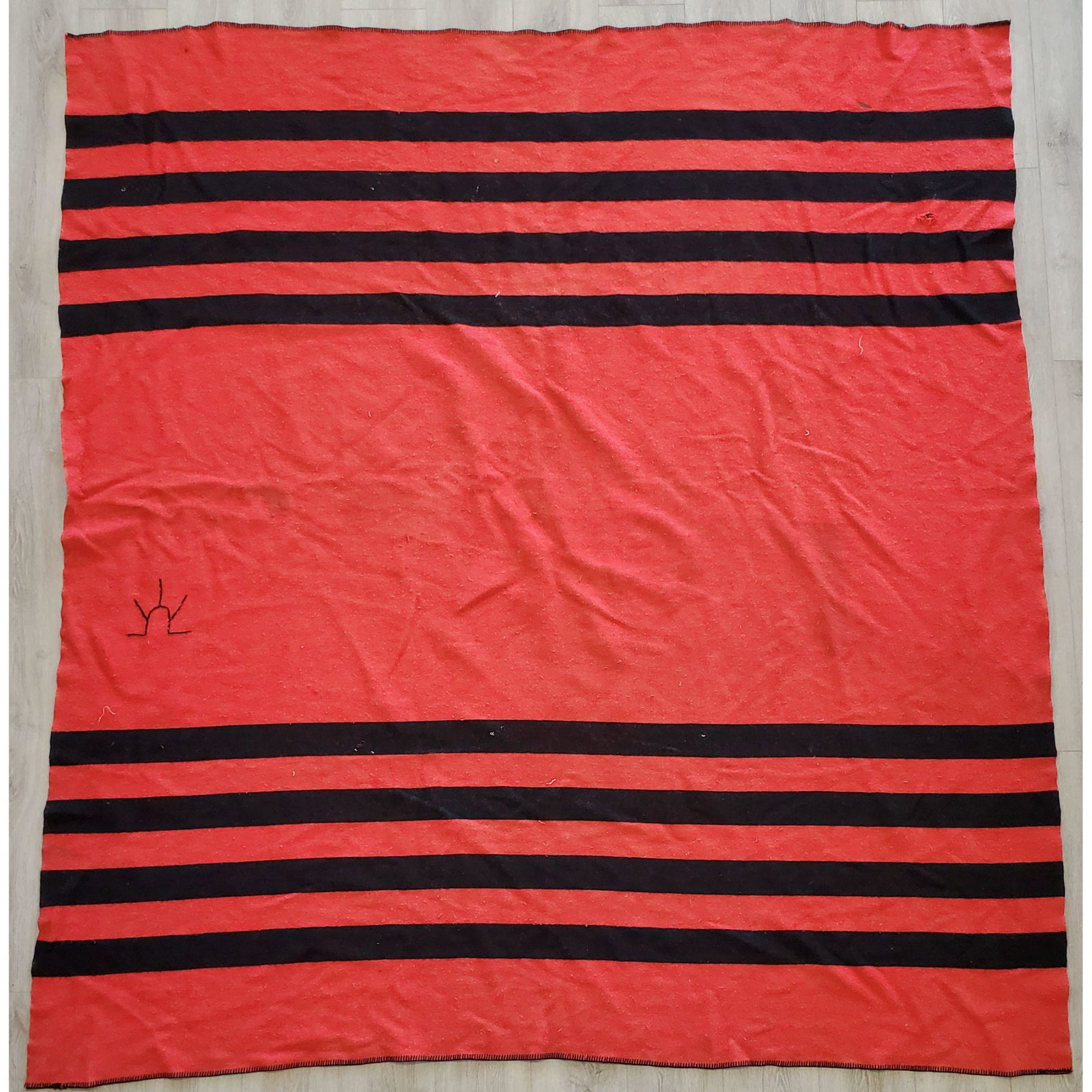 Hudson Bay Wool Trade Blanket (1 of 8)