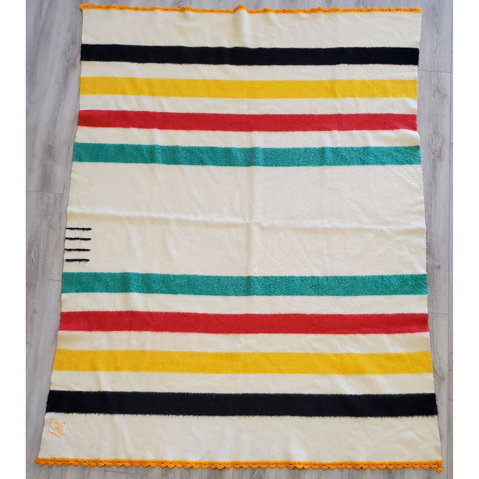 Hudson Bay Wool Trade Blanket (1 of 7)