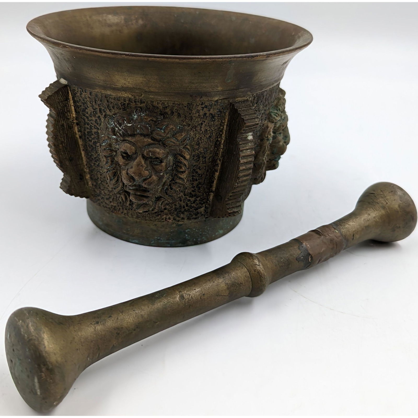 An Antique Heavy Brass Mortar And Pestle (1 of 12)