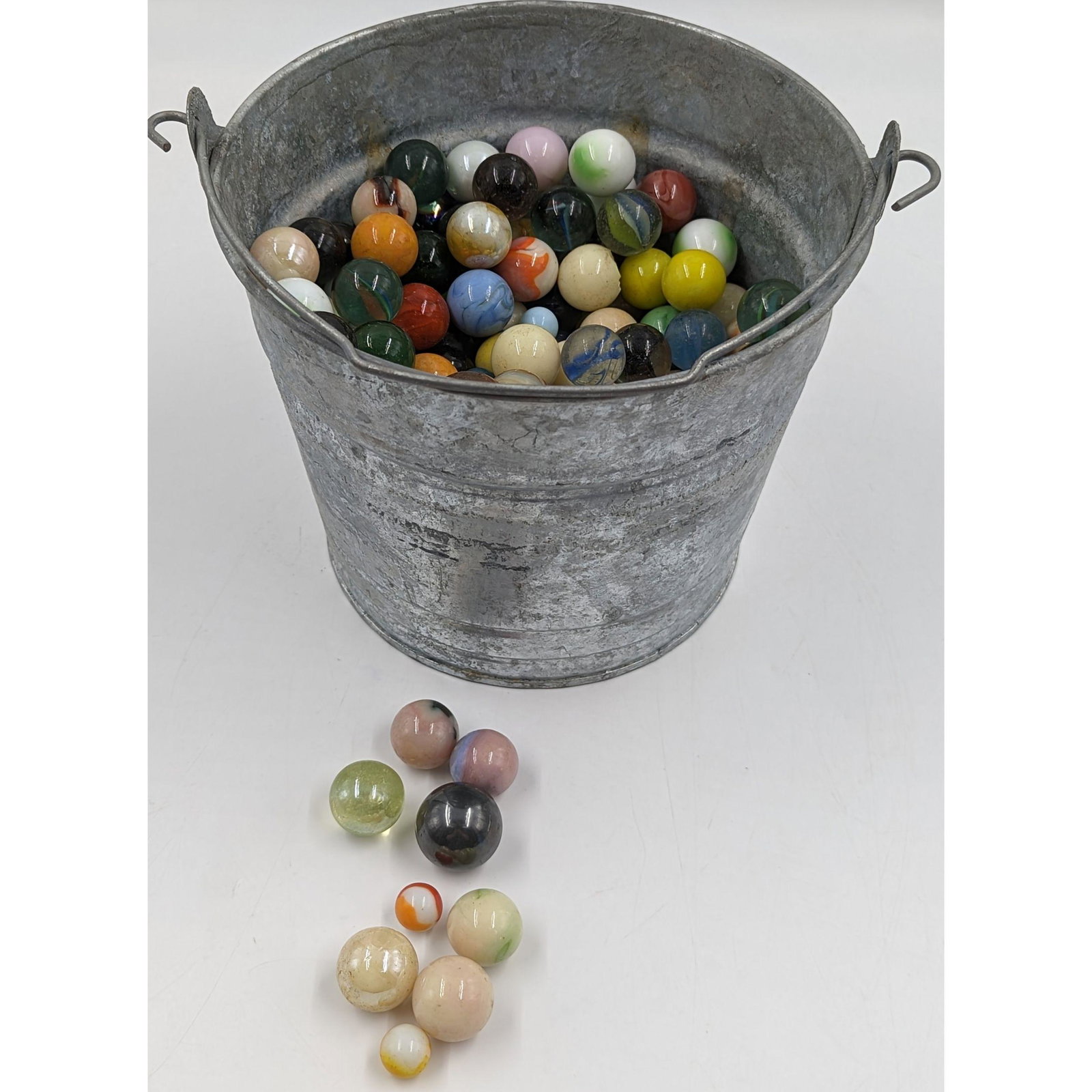 A Large Lot Of Unresearched Marbles (1 of 8)