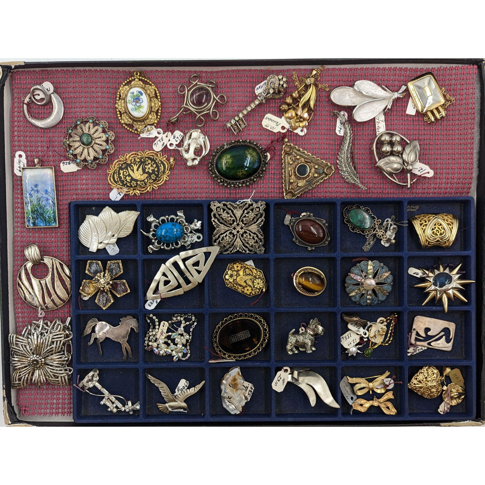 Vintage Lot Of Assorted Costume Jewelry (1 of 15)