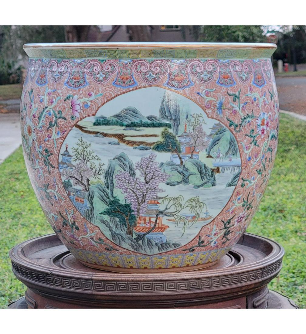 A Very Fineely Painted Enamel Chinese Famille Rose Planter 19th Century (1 of 20)
