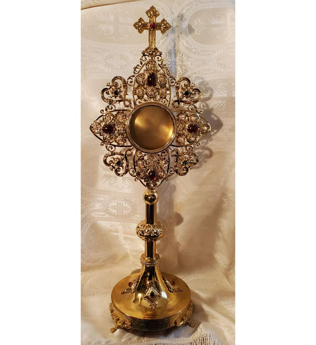 An Incredible Altar Size Reliquary With A Very Large Viewing Chamber: An Incredible Altar Size Reliquary With A Very Large Viewing Chamber. This grand reliquary stands 21" tall with a width of 8". The viewing chamber is quite large, measuring 3" in diameter for your lar