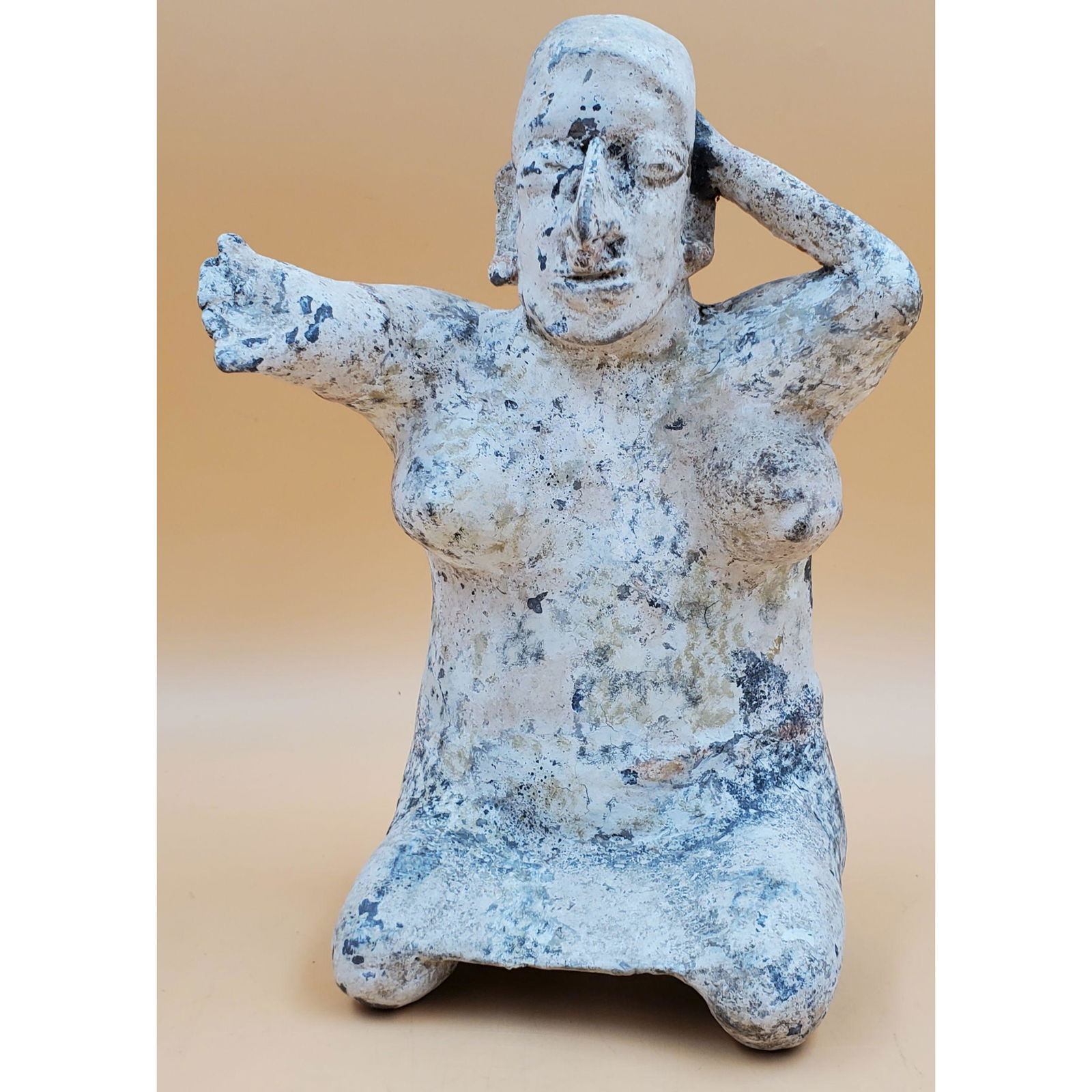 Pre-Columbian Terra Cotta Woman Figure Sculpture (1 of 16)