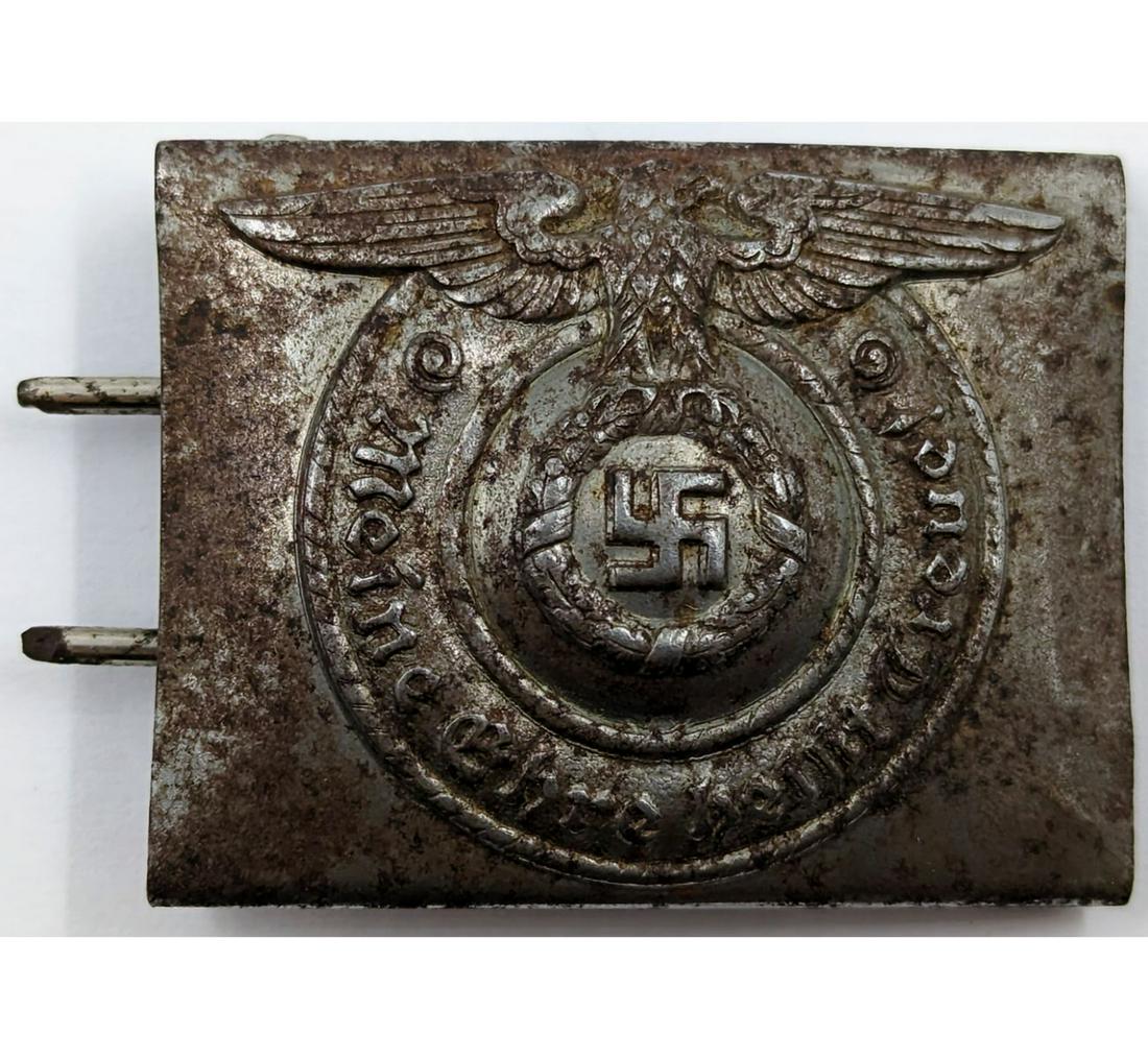 A WWII German EM/NCO Belt Buckle (1 of 7)
