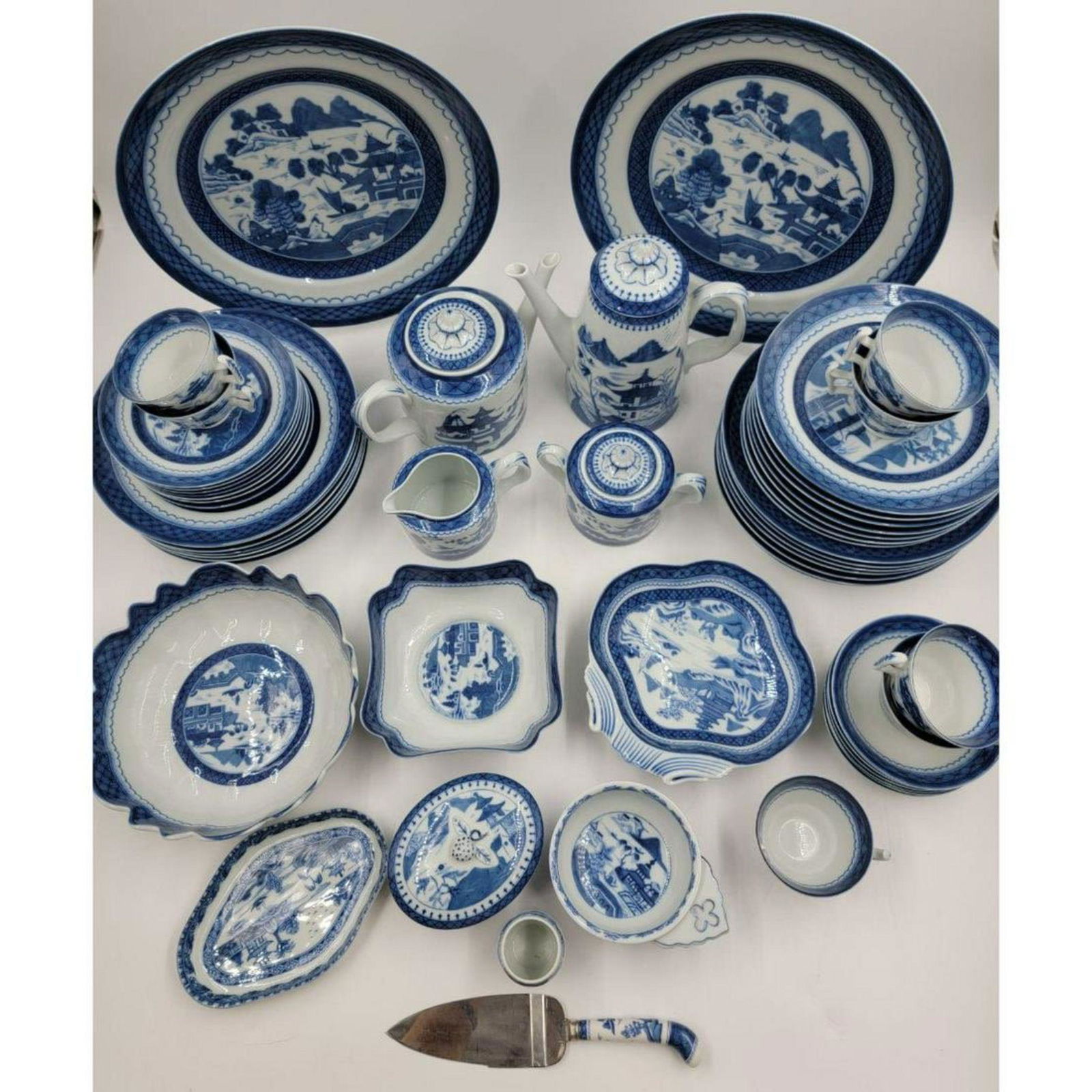 Historic Charleston Canton Pattern Dinnerware "Mottahedeh Vista Alegre Portugal" 56 Pieces (1 of 20)