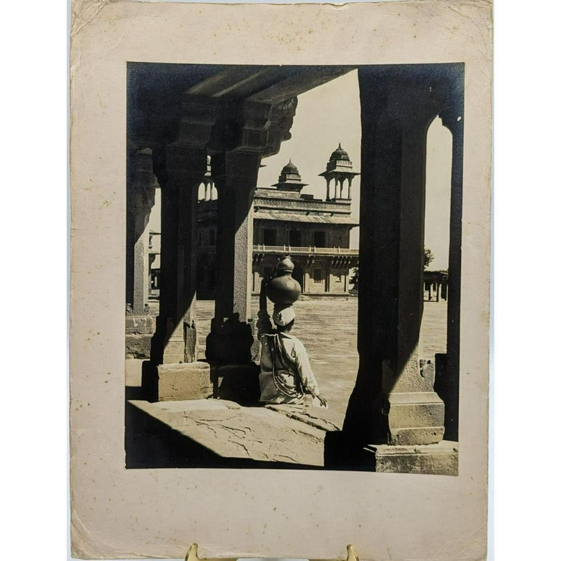 Rare Internationally Exhibited Damoder Hansraj Photograph, "Fatehpur Sikri": Rare Internationally Exhibited Damoder Hansraj Photograph, "Fatehpur Sikri". Measures approx. 16" X 12". This piece has been exhibited in Bordeaux in 1958 and in Agra All India Salon Of Photography in
