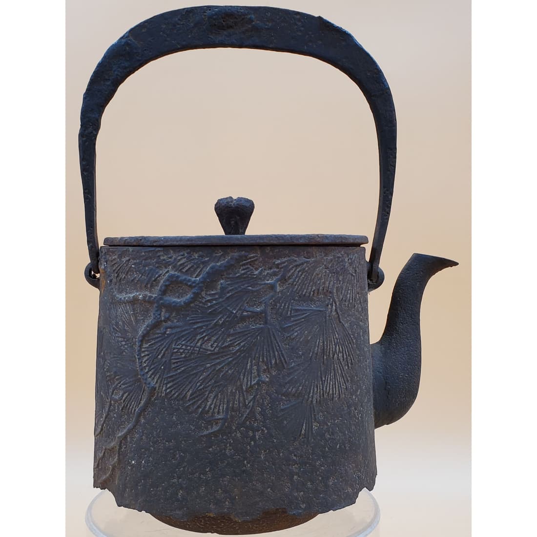 Antique Signed Japanese Tetsubin, Cast Iron Kettle: Antique Signed Japanese Tetsubin, Cast Iron Kettle. Measures 5 3/8" x 7 1/2" x 10". Please carefully read our terms of sale, shipping information, and request any condition reports or photos prior to 