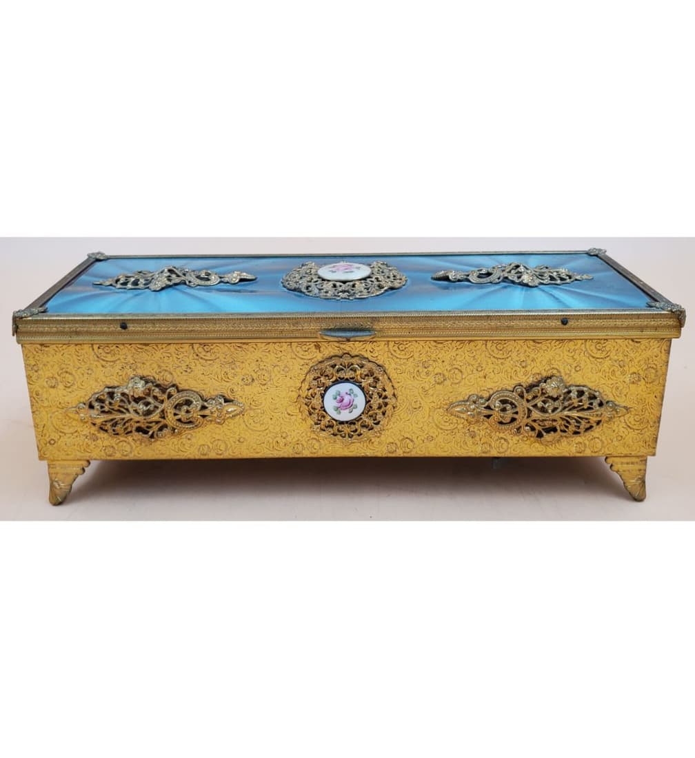 Hunleth Music Co. St. Louis Jewelry Music Box (1 of 20)