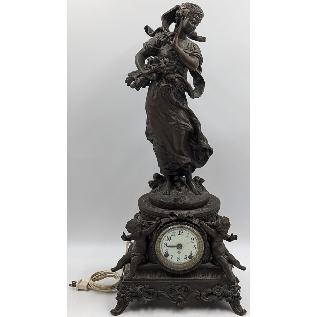 Antique 2-Piece Spelter Figural Clock (1 of 19)