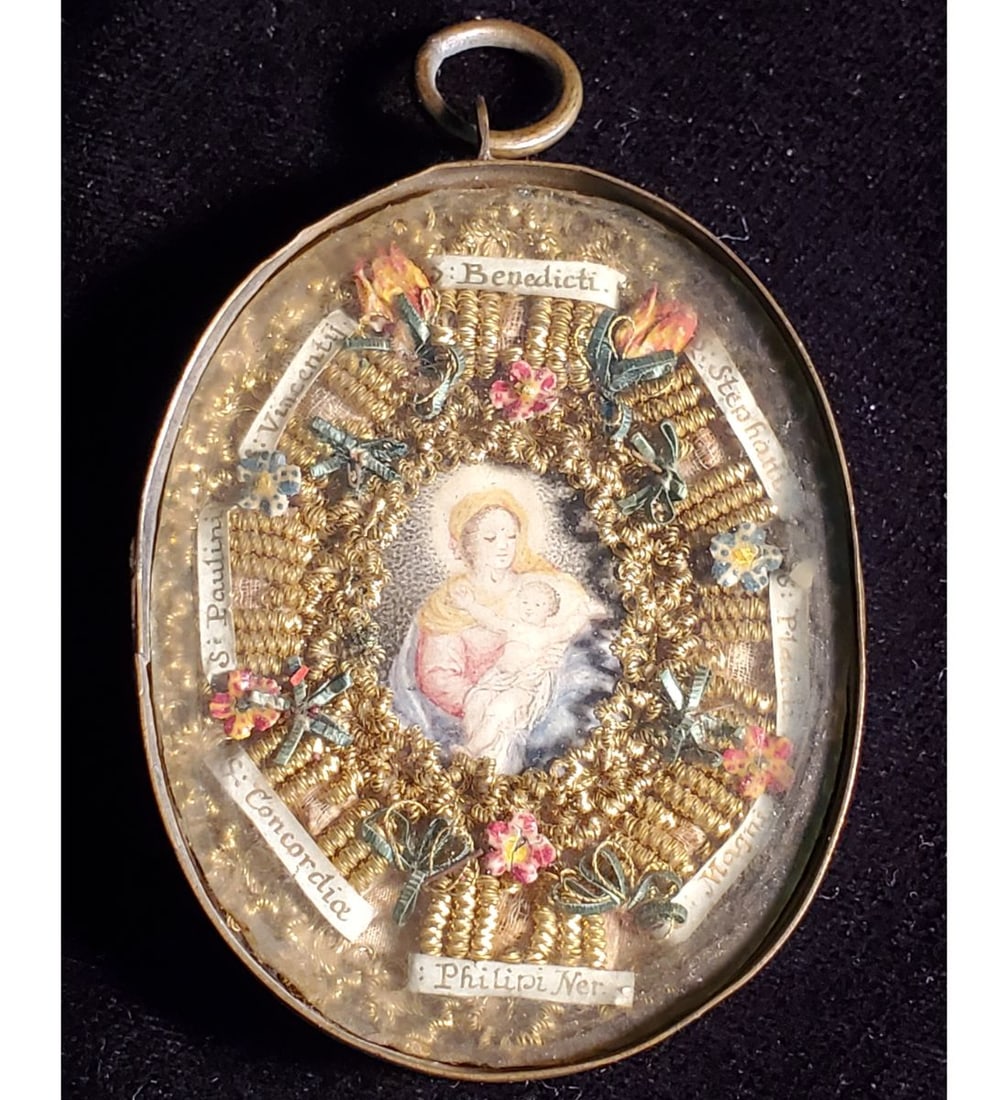 A Lovely Oval  Multitple Relic Circa 1880 Of 8 Important Saints (1 of 7)