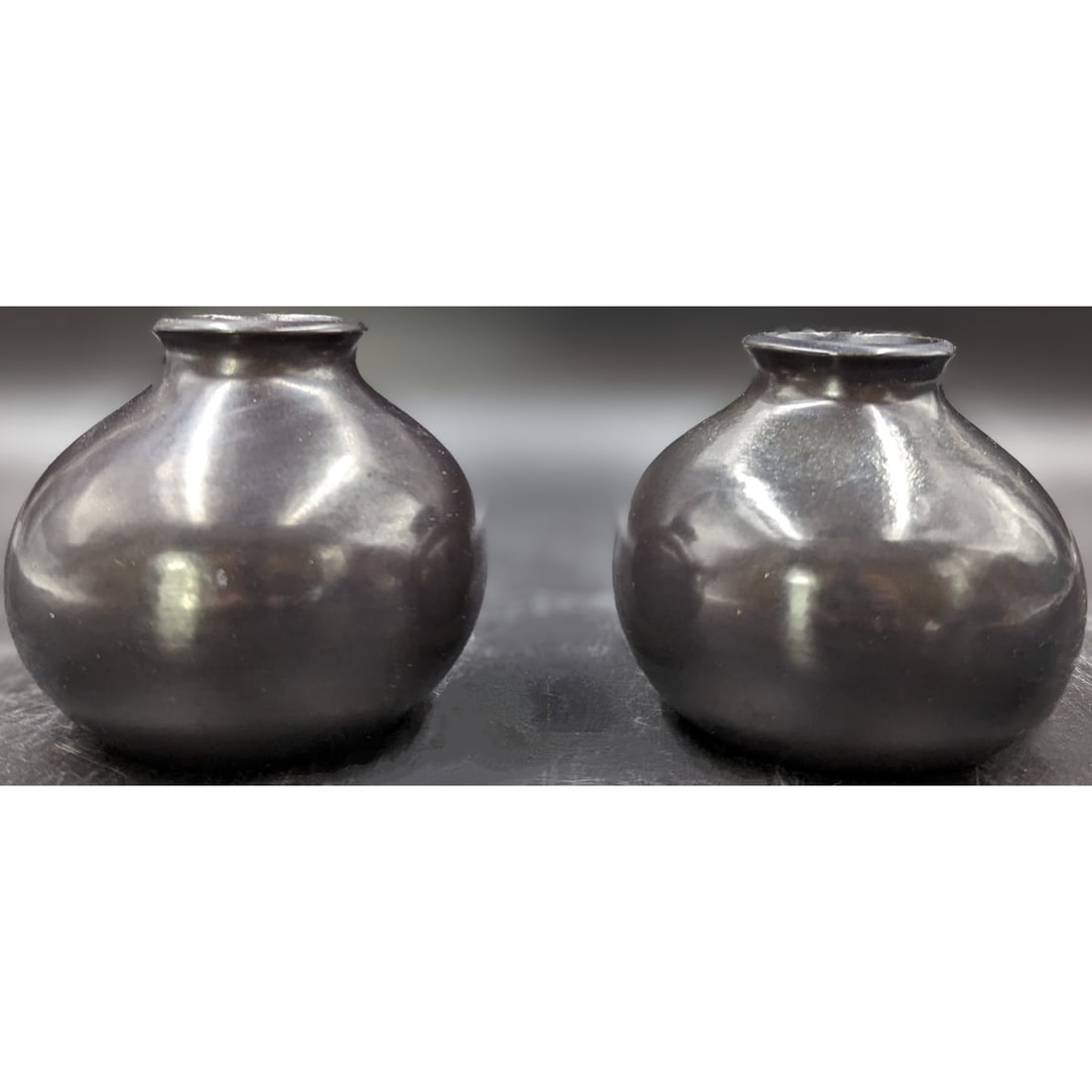 Pair Of Rare Squat "Red Wing" Black Pottery Pots From 1957 (1 of 10)