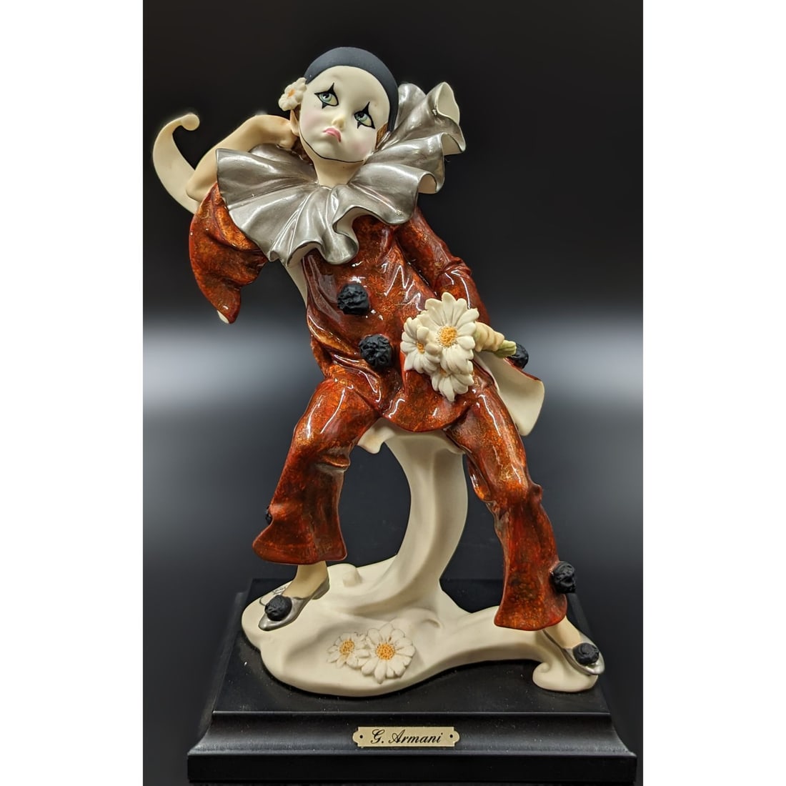 Giuseppe Armani Figurine: Collector's Society 1991 "Little Pierrot With Daisies" 745E With Box: Giuseppe Armani Figurine: Collector's Society 1991 "Little Pierrot With Daisies" 745E With Box. Measures approx. 9" X 4 1/4" X 6". || Please carefully read our terms of sale, shipping information, and