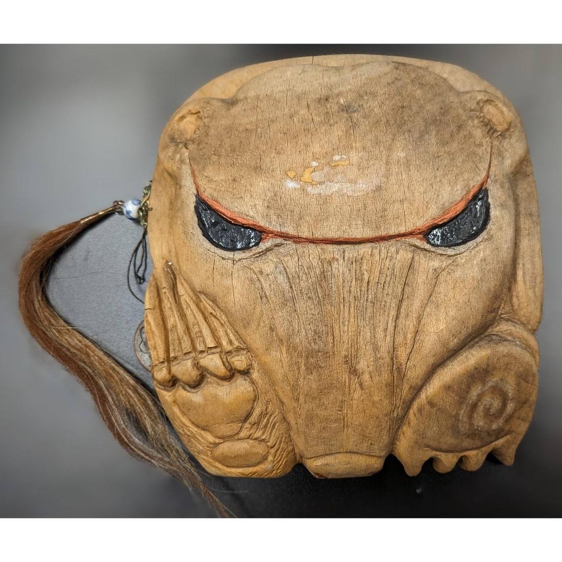 A Carved Native American Bear Wall Plaque (1 of 14)