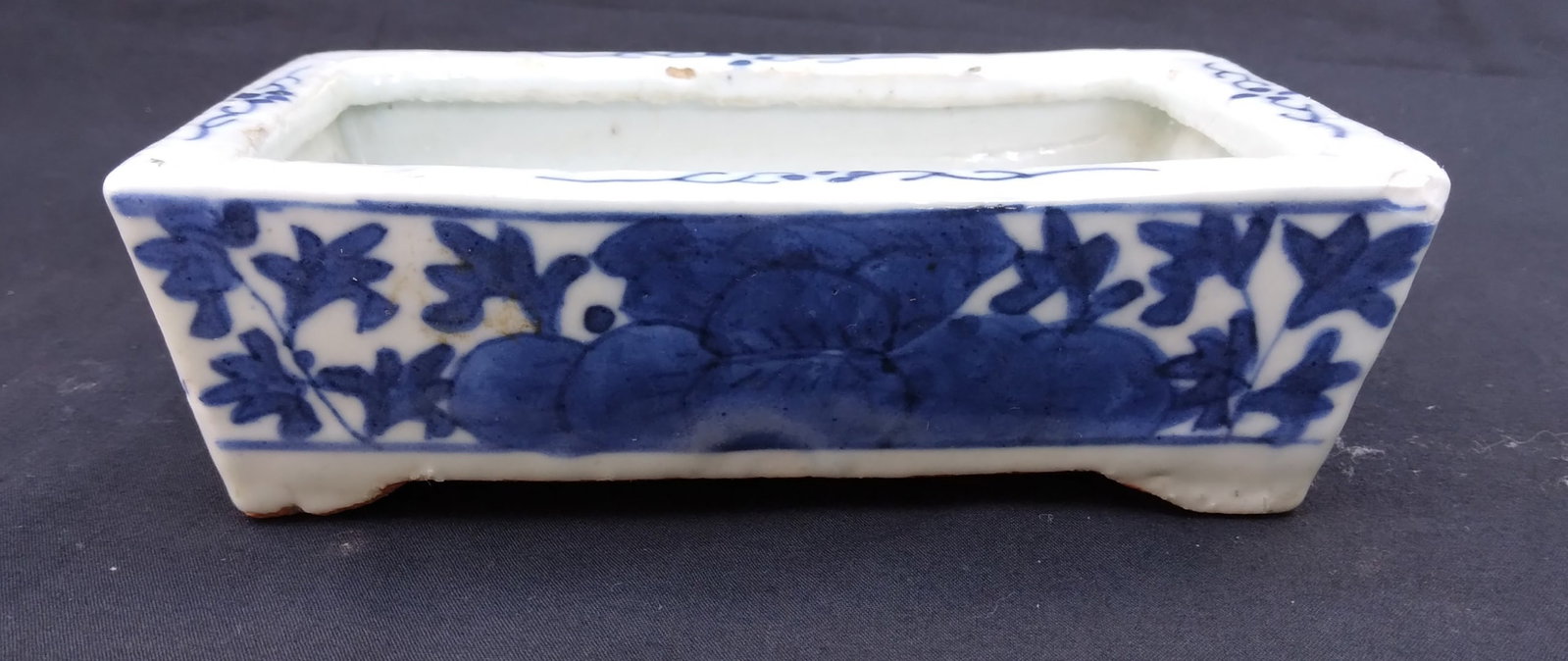 18th C Chinese Blue And White Planter: 18th C Chinese Blue And White Planter. Measure 14.5Cm X 4.25Cm. // Provenance: PRIVATE ESATE CENTRAL FLORIDA. Please carefully read our terms of sale, shipping information, and request any condition r