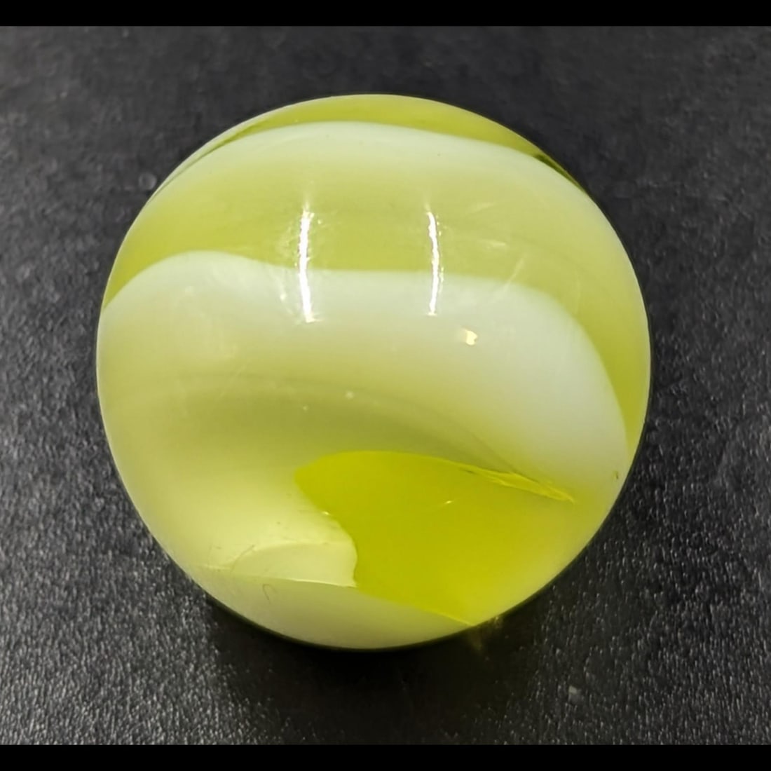 Marbles: 13/16" Large Lemonade, Auger Style, Akro Corkscrew (White Banding) (1 of 5)