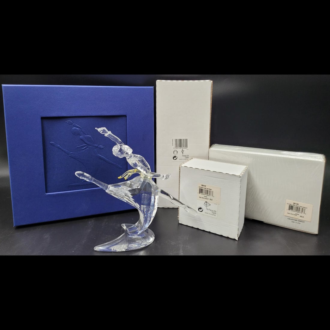Swarovski SCS Anna Figurine & Plaque With Original Case, With Renewal Gift: Swarovski SCS Anna Figurine & Plaque With Original Case And COA, With Renewal Gift. Has Been previously repaired Measures approx. 7" X 7.5" X 2.75" || Please carefully read our terms of sale, shipping