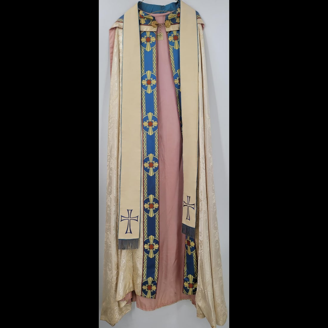 Catholic Embroidered Vestment And Stole: Catholic Embroidered Vestment And Stole. Measures approx. 60" X 20"|| Please carefully read our terms of sale, shipping information, and request any condition reports or photos prior to placing a bid.