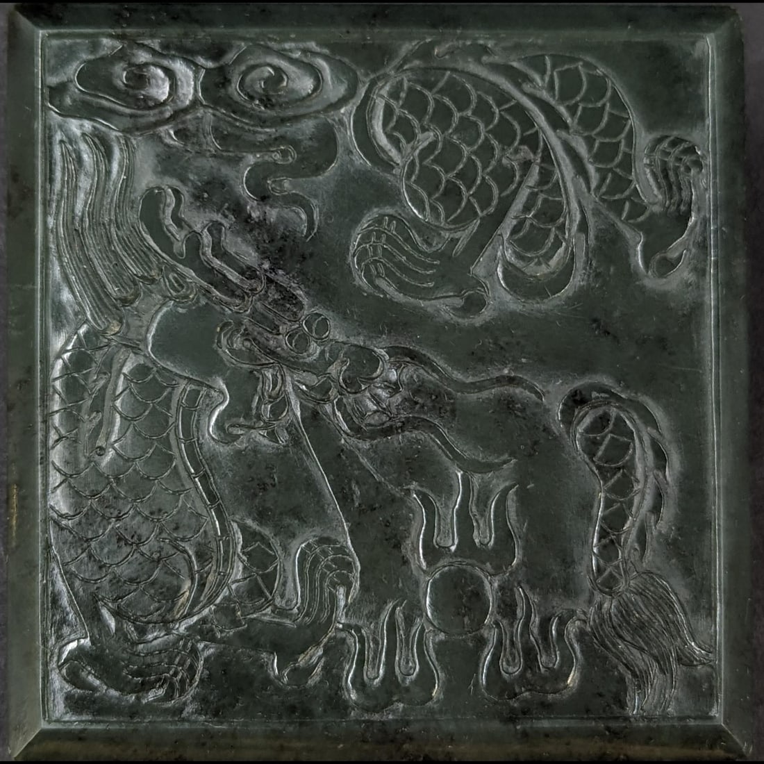 19th Century Chinese Carved Green Jade Lidded Box With Seal Mark, Decorated With A Dragon (1 of 14)