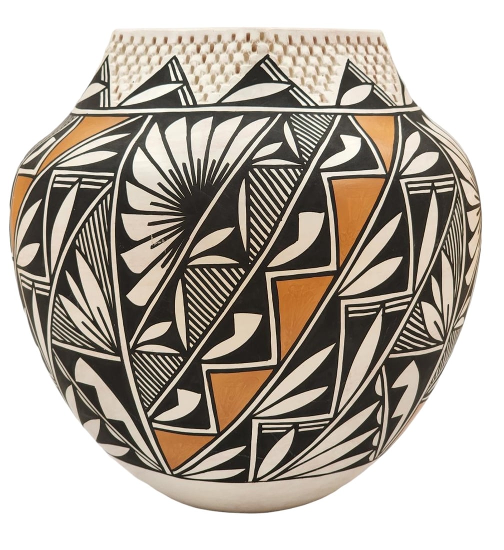 A Fine native American Acoma Pottery Pot NM E. Antonio Signed (1 of 8)