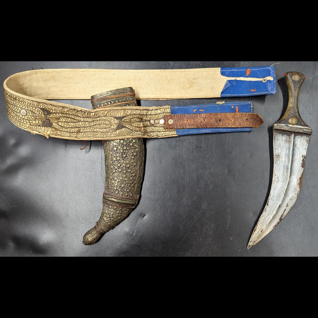 An Antique Indo-Persian Jambiya Dagger With A Cloth And Leather Belt (1 of 13)