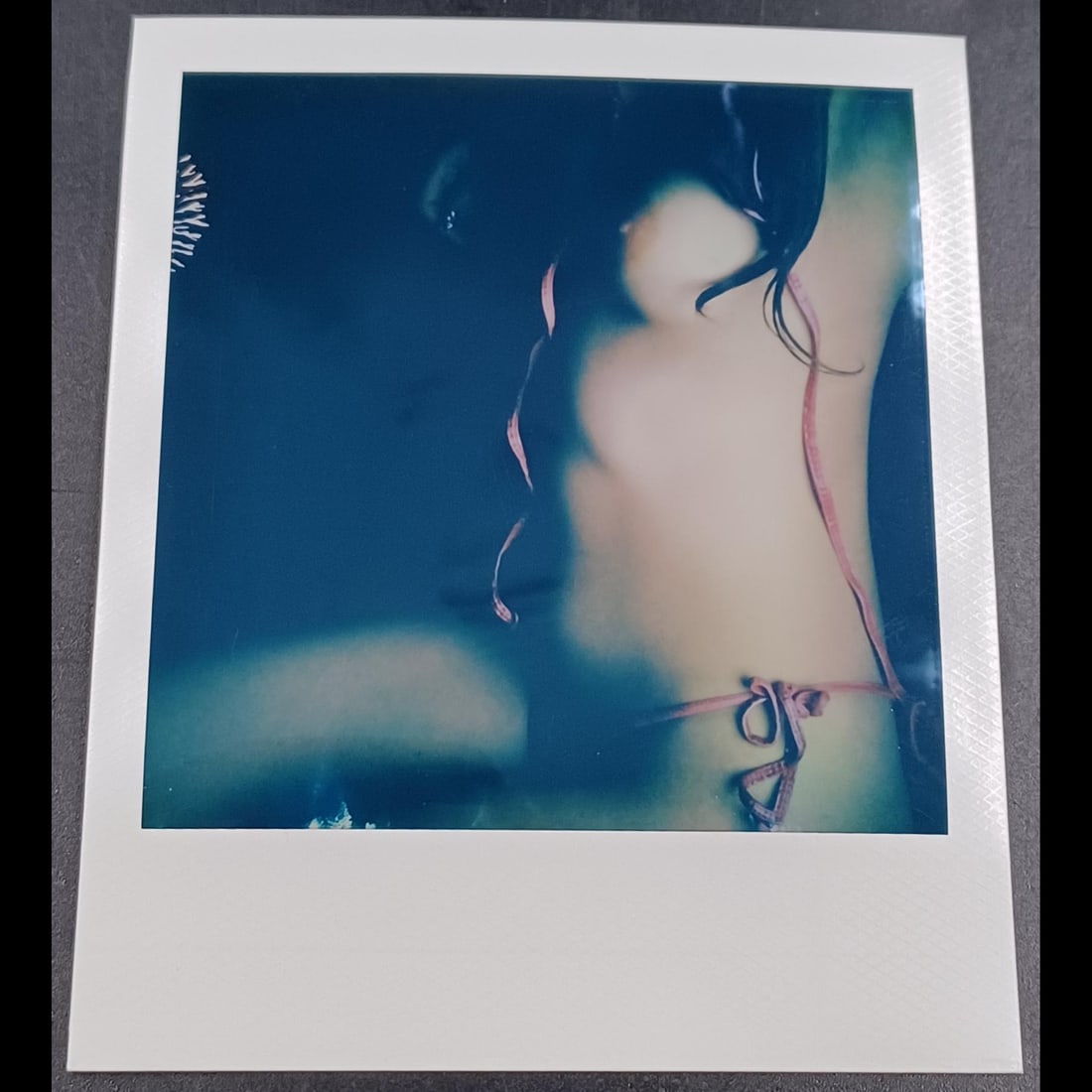 Hand Signed Nobuyoshi Araki Polaroid With COA: Hand Signed Nobuyoshi Araki Polaroid With COA. Measures approximately 4-1/4" x 3-1/2" Please copy and paste the URL link below to review our Terms and Conditions for bidding, payment, shippi