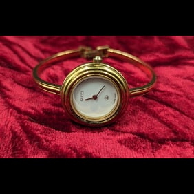 Authentic Gucci Bezel 1100-L Women's Gold Analog Wrist Watch