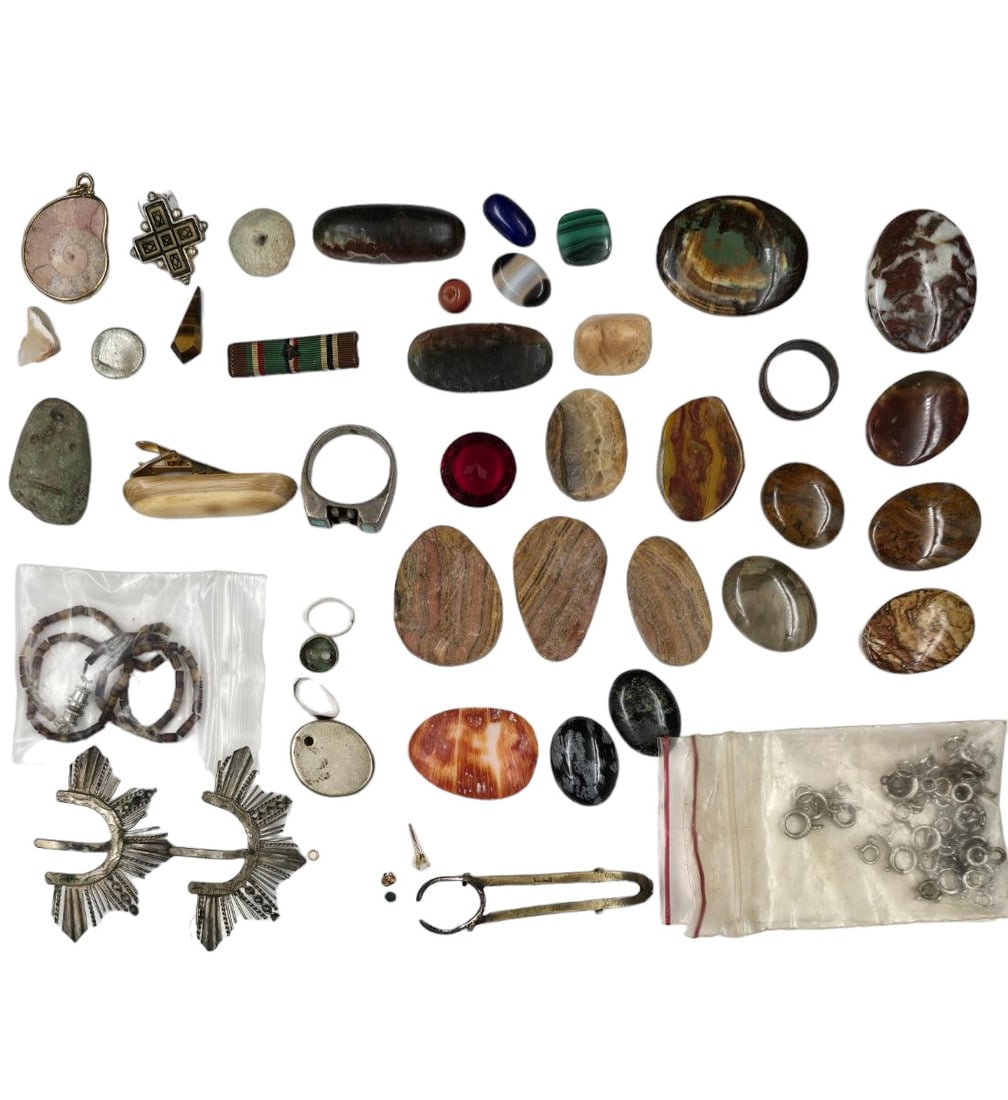 A Large Grouping Of Precious stones, Opal Malachite Jasper Obsidian Etc., See Pics: A Large Grouping Of Precious stones, Opal Malachite Jasper Obsidian Etc., See Pics, Various Sizes. Provenance: One Person Private Estate Central Florida. Please copy and paste the URL link b