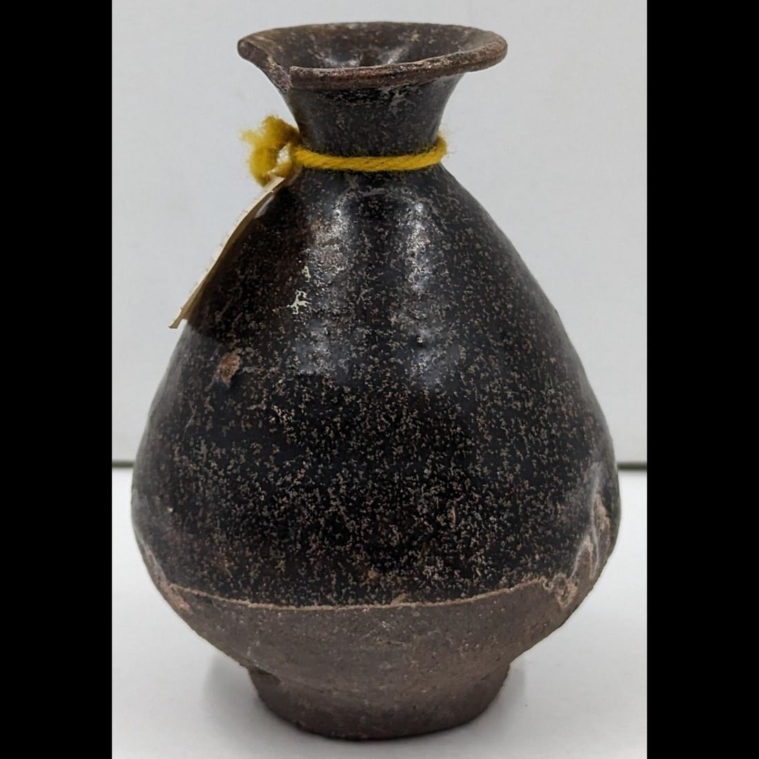 An Early Pear Shaped Chalian Brown Monochrome Glazed Pottery Vase, 11th-12th Century (1 of 10)