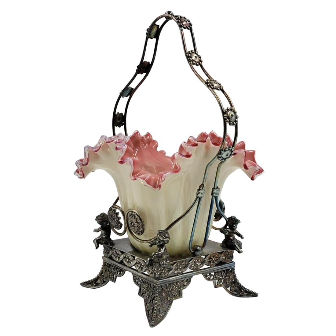 Fancy Pairpoint Brides Basket With Cherubs On 4 Corners (1 of 14)