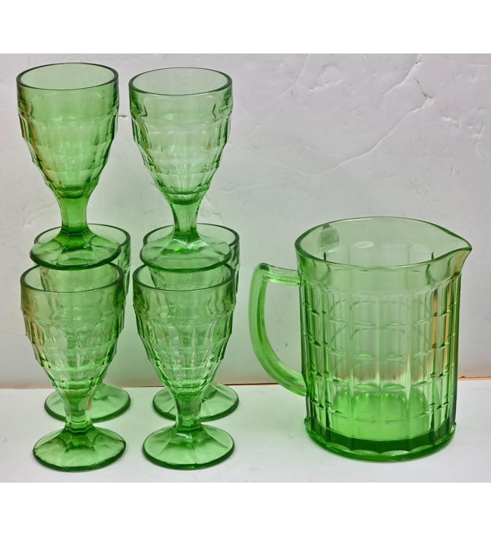 Antique Vaseline Glass Pitcher And 6 Glasses Anchor Hocking (1 of 8)